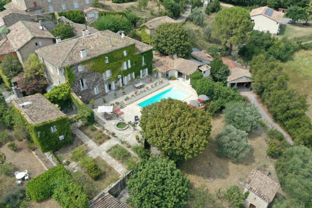 Le Domaine Du Soulier -Gite Et Chambres D'Hotes - La Maison Du Gardien Tornac Екстер'єр фото